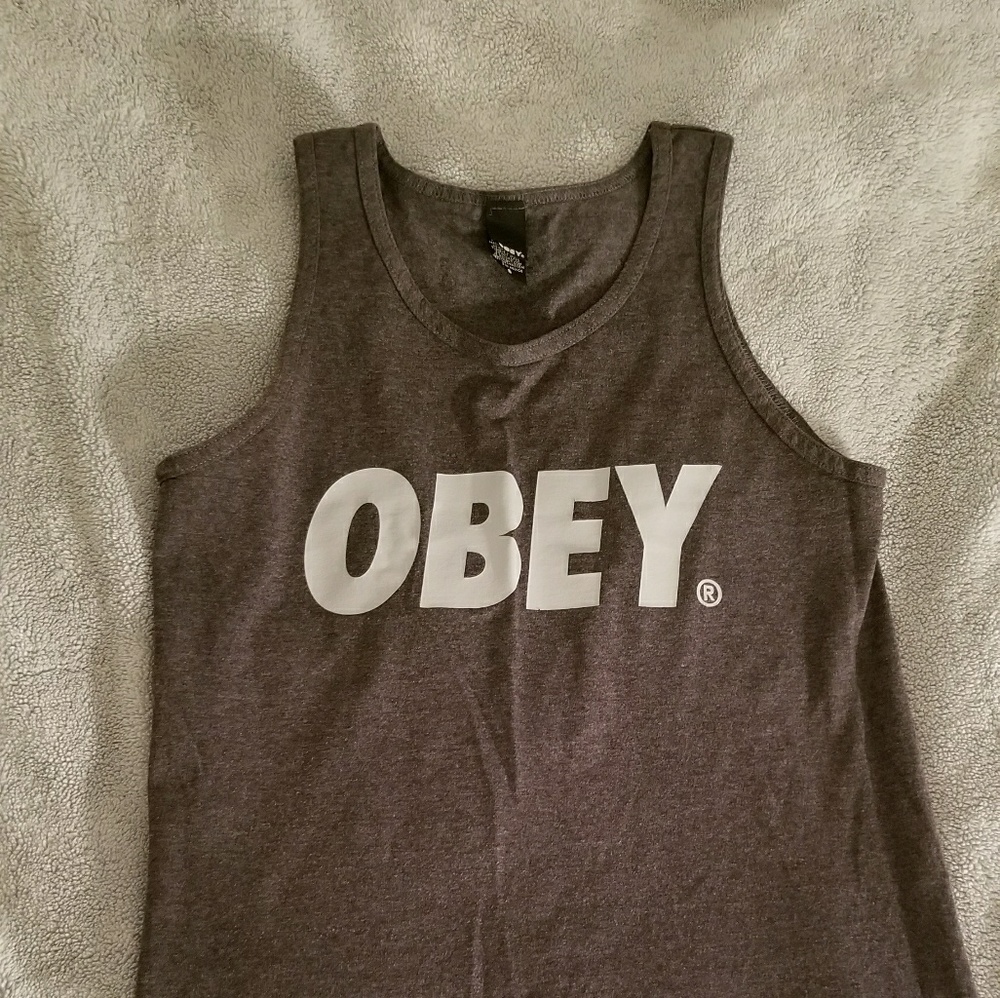 Obey° grey tank